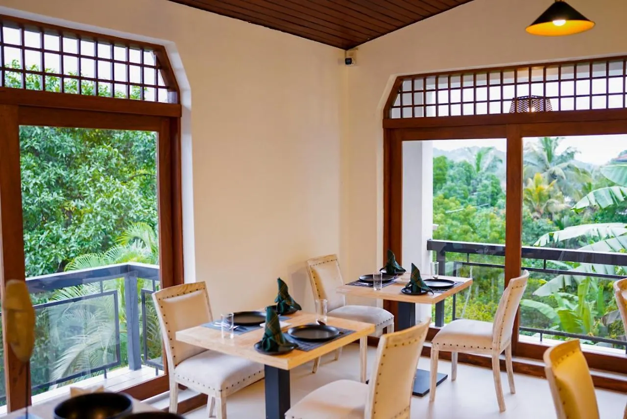 Chariot Square Hotel Kandy 0*,